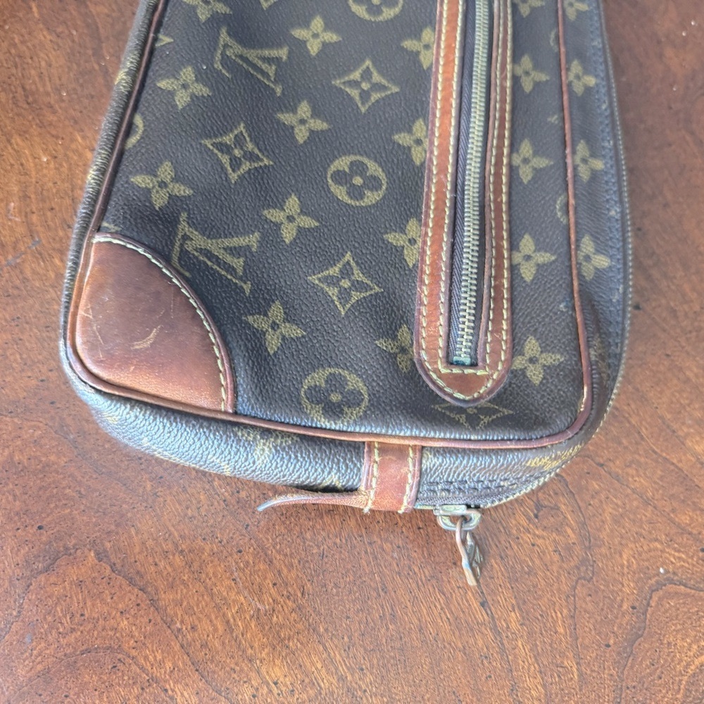 LV Vintage Wristlet Louis Vouitton